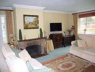 Sitting Room/Dining Room