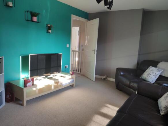 Lounge 2 T202201131407.jpg