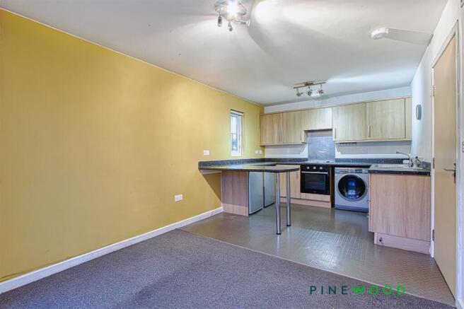 KITCHEN/LIVING ROOM