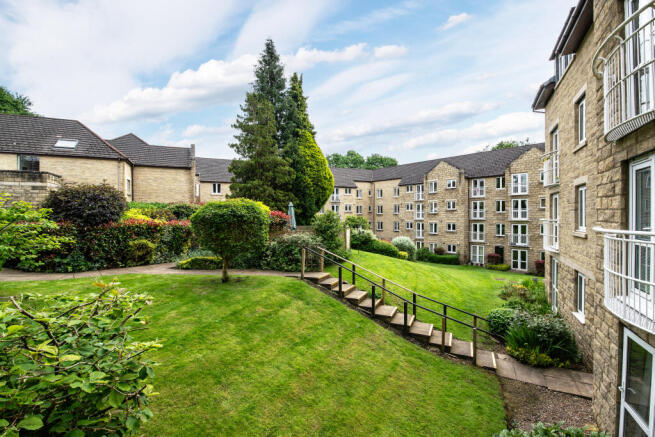 2 bed Apartment for sale Image 4