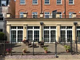 Apartment 3, 82 West Court, Rumbush Lane, Earlswood, Solihull B90 1GA