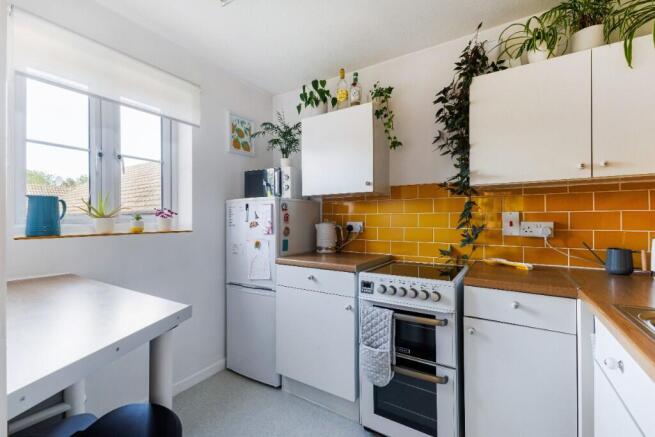 Freemans Close, Hungerford, Berkshire, RG17 0QR photo 3