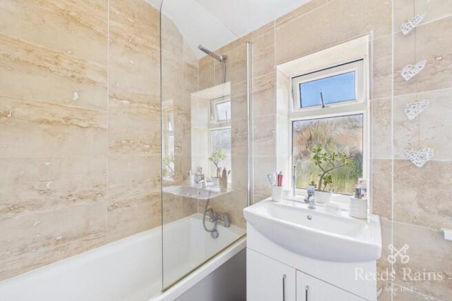 3 bed Semi-Detached for sale Image 12