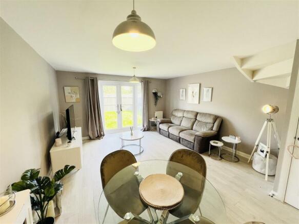 Lounge / Dining Room