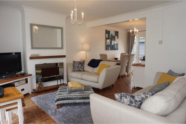 Lounge/Dining Room