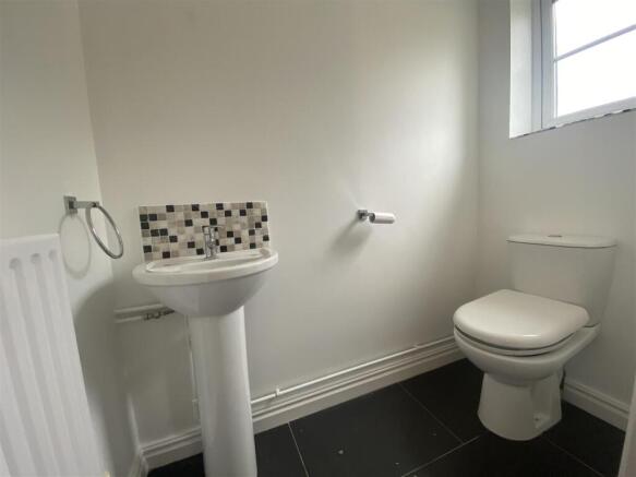 GUEST CLOAKROOM