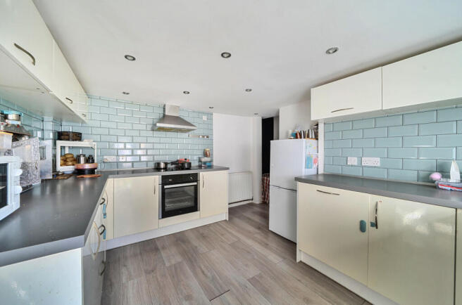 Henry Road, Freemantle, Southampton, Hampshire, SO15 photo 3