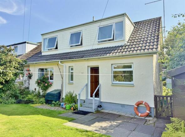 Rear of 17 Brathwic Place