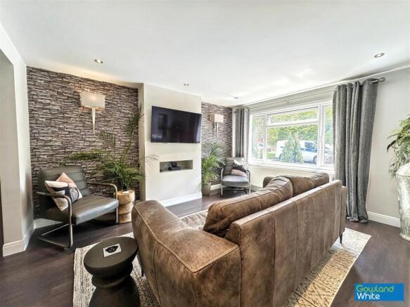 4 bed Semi-Detached for sale Image 5