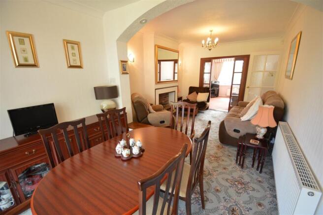 Lounge/Dining Room