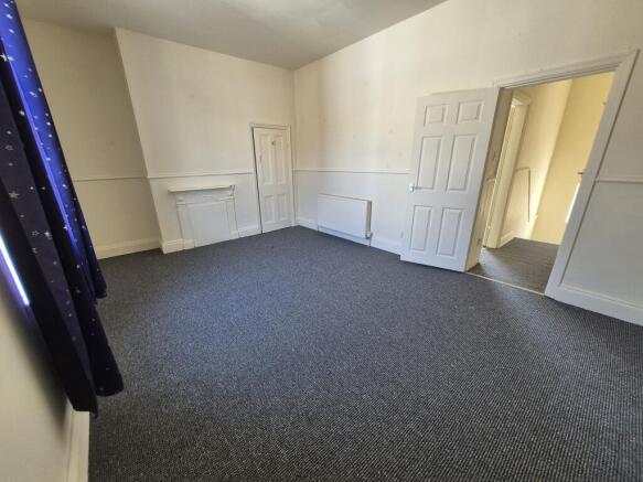 2 bed Terraced to rent Image 10