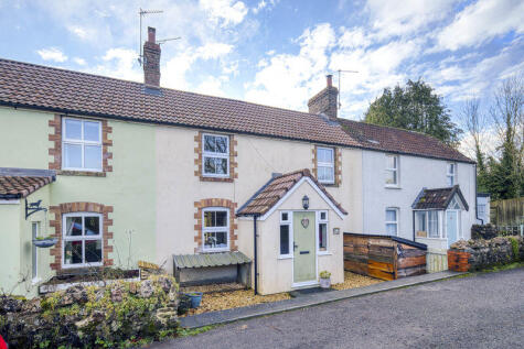 Attractive terraced cottage in peaceful, rural location close to Oakhill