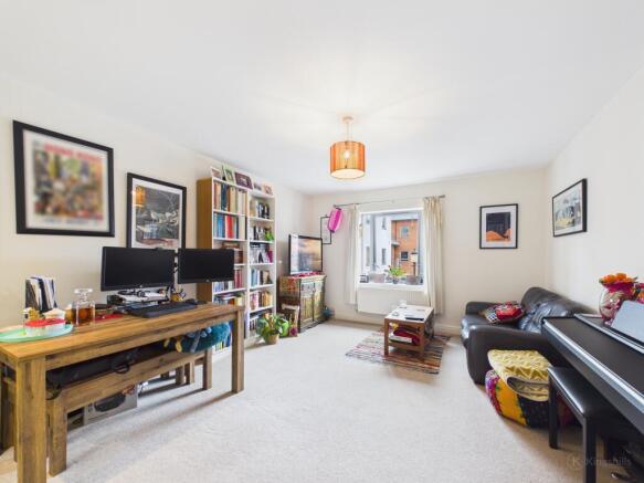 CAM02136G0-PR0539-STILL002