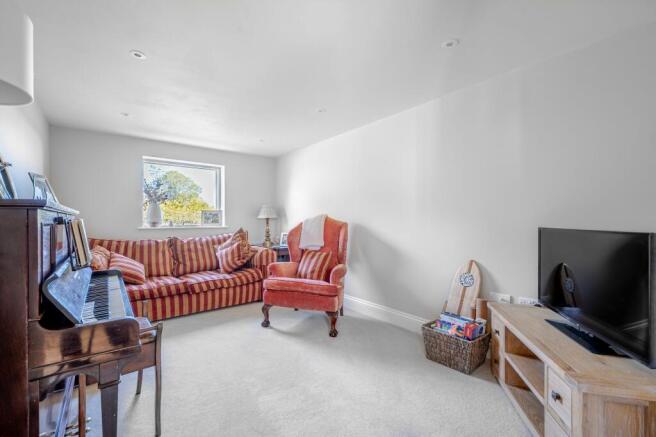 4 bed Detached for sale Image 10