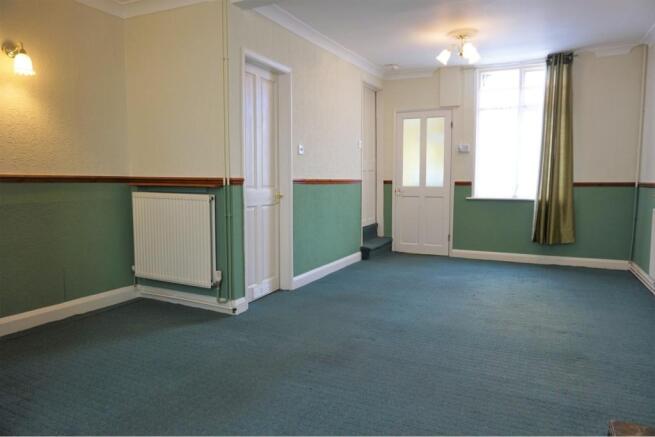 Lounge/Dining Room