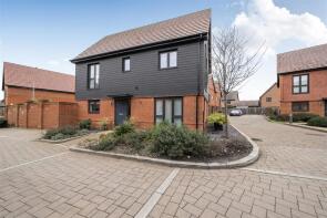 20, Westfield Place, Crowthorne RG45 6QQ