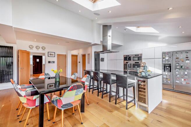 kitchen2.jpg