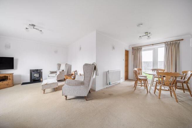 Sitting Room / Dining Room 