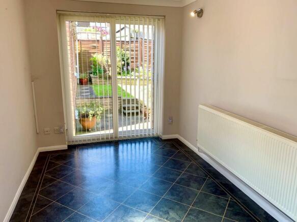KITCHEN/DINING ROOM