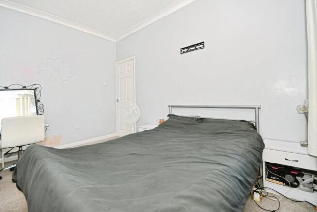 BEDROOM 2 02.jpg
