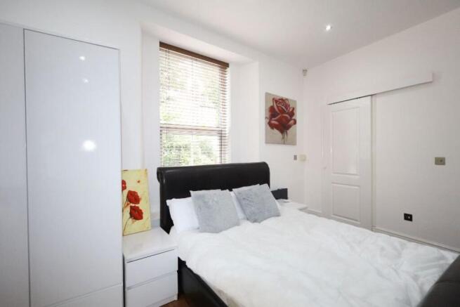 Studio to rent Image 3