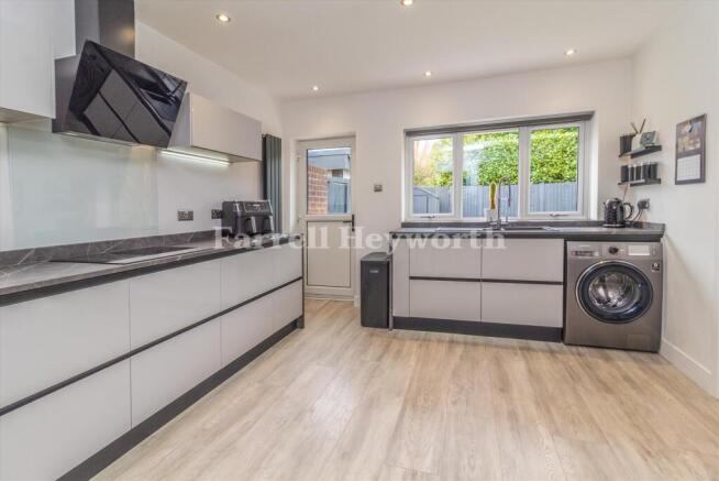 Kitchen image 2