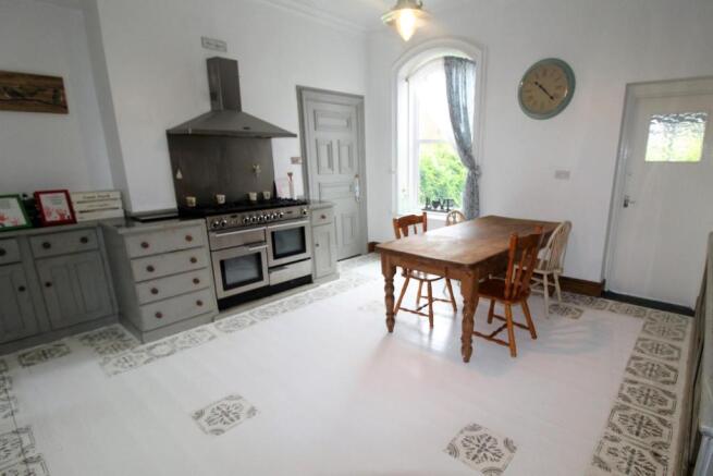KITCHEN / BREAKFAST ROOM
