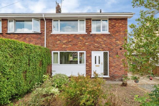 3 bed Semi-Detached for sale Image 11