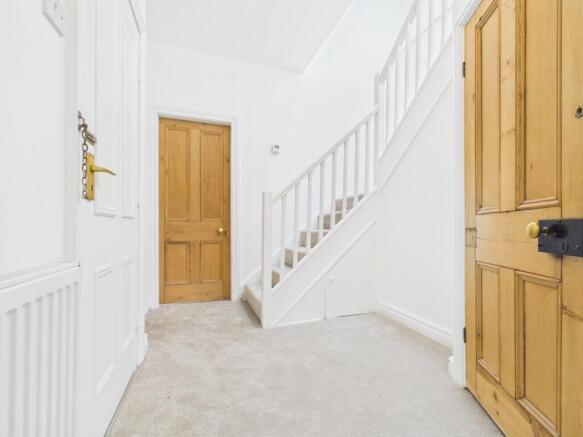 2 bed Flat to rent Image 12