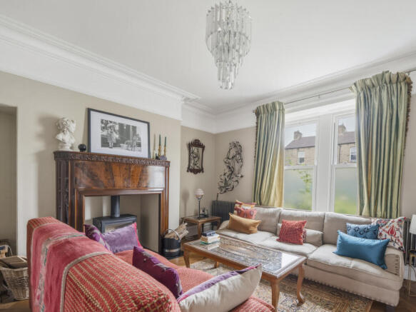 6 bed Semi-Detached for sale Image 4