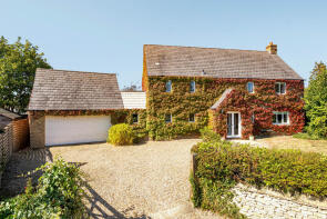 2, Middle Farm Court, Fairford GL7 4EY