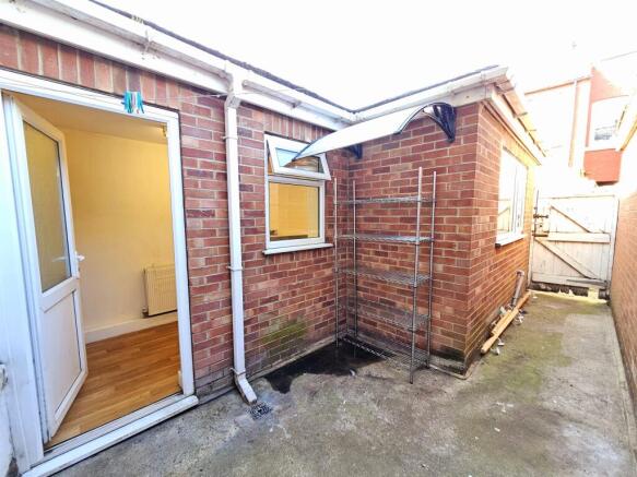 2 bed Terraced for sale Image 10