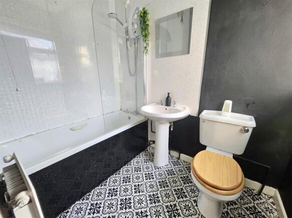 4 bed Terraced for sale Image 5
