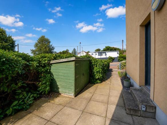 8 Glamis Gardens Dundee-3.jpg