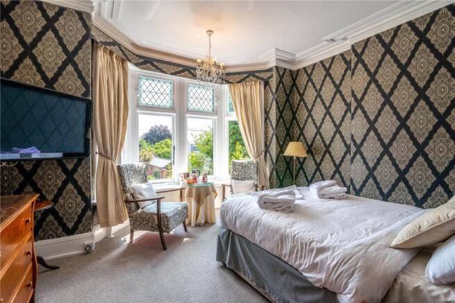 10 bed Semi-Detached for sale Image 5