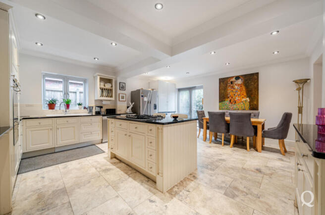 61c70661-d324-498...