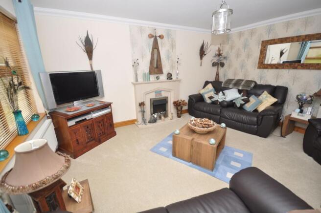 4 Trem Y Cwm, Llangynnin, St Clears, Carmarthen SA33 4JQ Photo 3