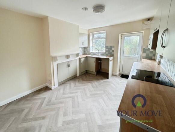 2 bed Terraced to rent Image 4