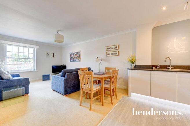 2 bed Apartment for sale Image 11