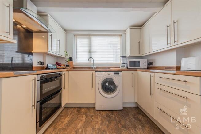 Frinton-Road-Frinton-on-Sea-semi-detached-house-IM