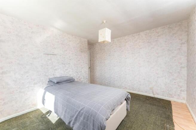 3 bed Terraced for sale Image 10