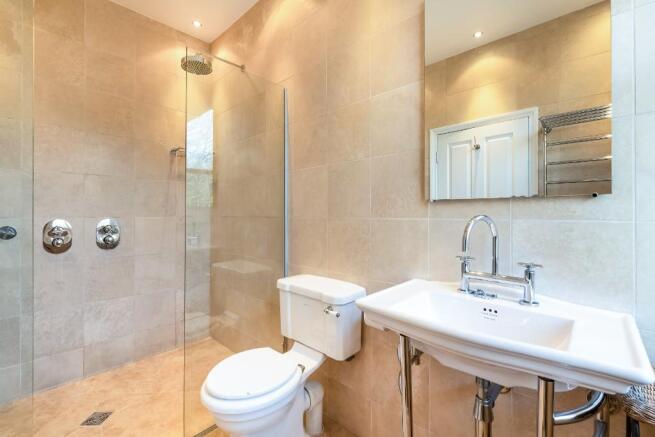 Master shower room