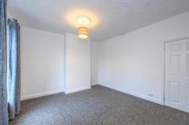 2 bed Terraced to rent Image 11
