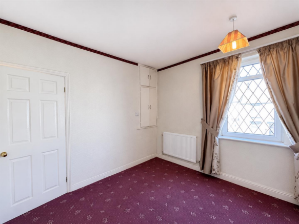 3 bed Terraced for sale Image 10