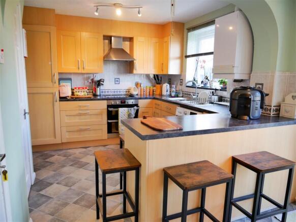 KITCHEN BREAKFAST ROOM