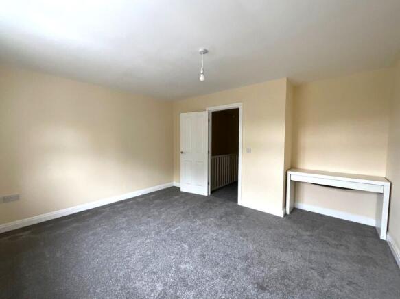1 bed Semi-Detached to rent Image 7