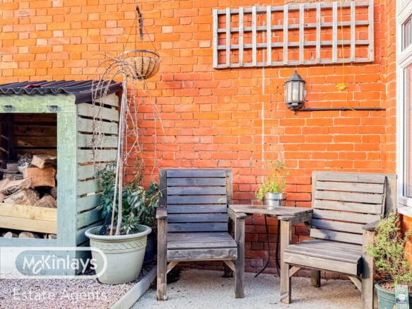 Charming three-bedroom cottage living, quietly tu