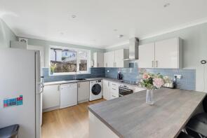 16, Diamond Avenue, Plymouth PL4 8QD