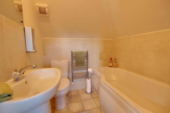 En-Suite Bathroom