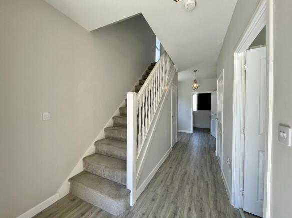 3 bed Semi-Detached to rent Image 10